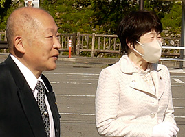 初登庁写真_会長と